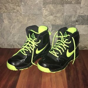 Nike ACgGs Size 5 (Big Kids)